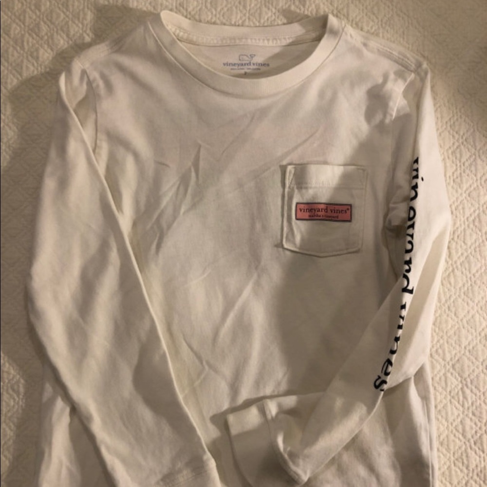 Vineyard Vines Christmas tie T-shirt